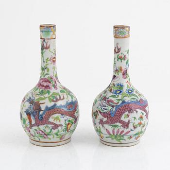 A pair of vases, China, Qingdynasty, 19th century.