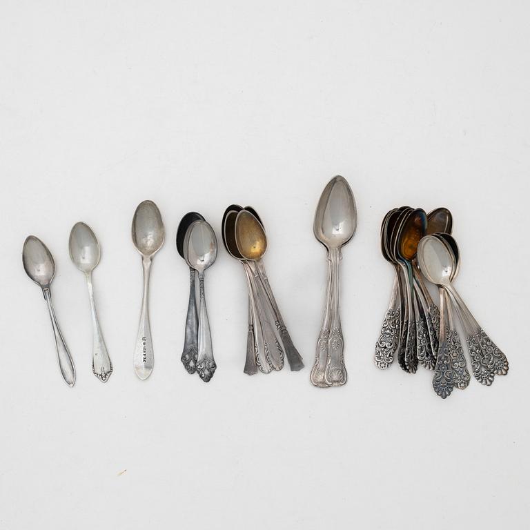 Kaffe-, mocka- och teskedar, 27 st, silver, Norge, Finland och Sverige.