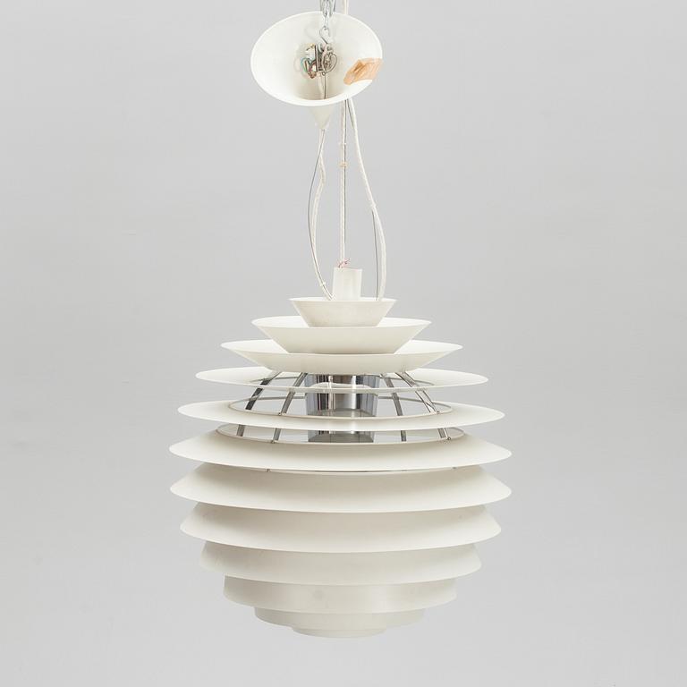 TAKLAMPA, "PH Globe", Poul Henningsen för Louis Poulsen. Höjd c:a 60 cm.