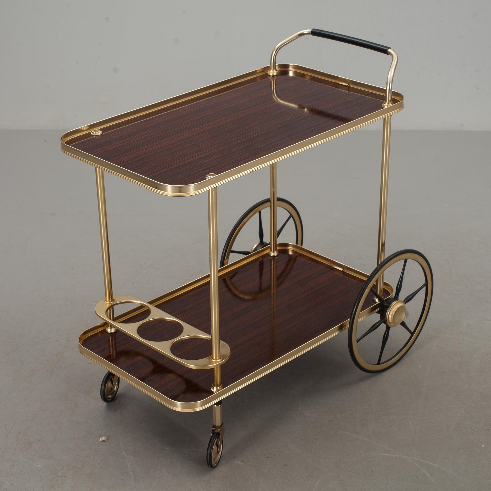 SERVERINGSVAGN, 1900-talets andra hälft.