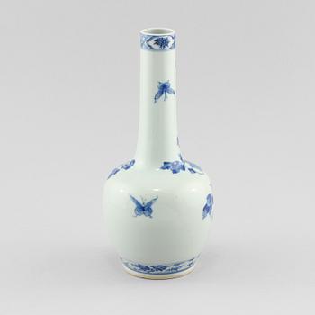 VAS, porslin, Kina, Kangxi-stil, sen Qing, 1800/1900-tal.