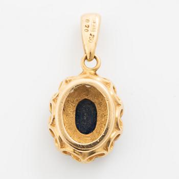 Pendant, carmosé model, 18K gold with sapphire and brilliant-cut diamonds.