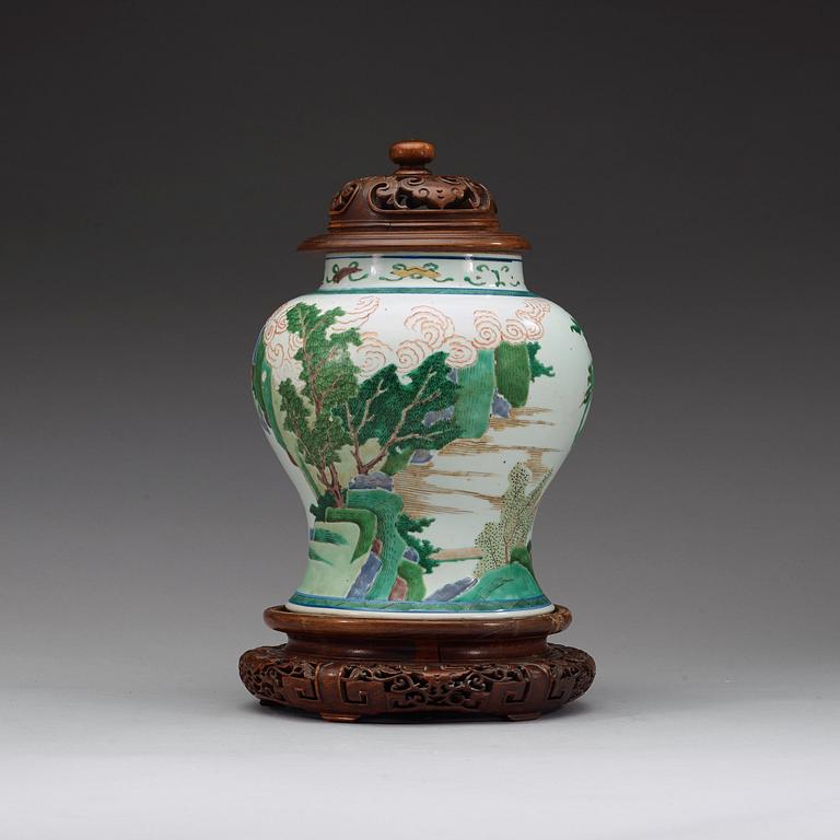 A famille verte figure scene vase, Qing dynasty, 19th century.