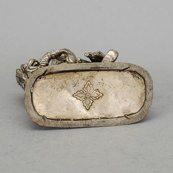 FIGURIN, vitmetall, "Vaishravana" Kina/Tibet 1900-tal.