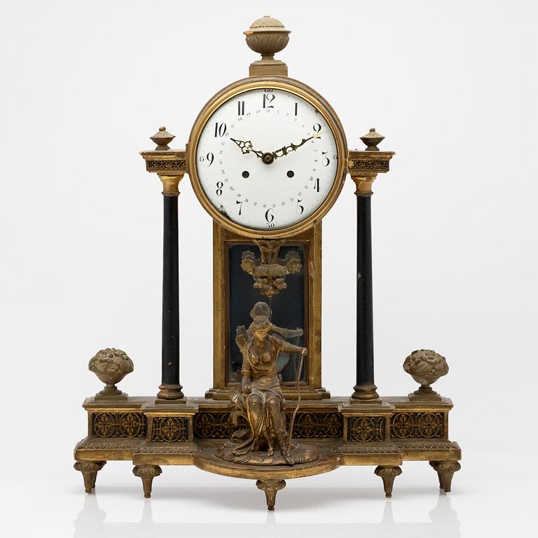 Table pendulum clock, 19th century.