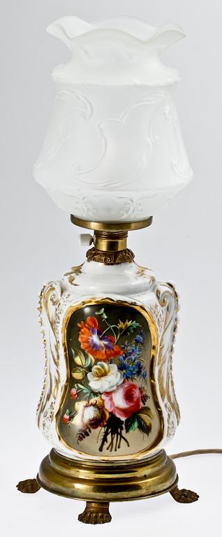 BORDSLAMPA, porslin, sekelskiftet 1800/1900-tal.