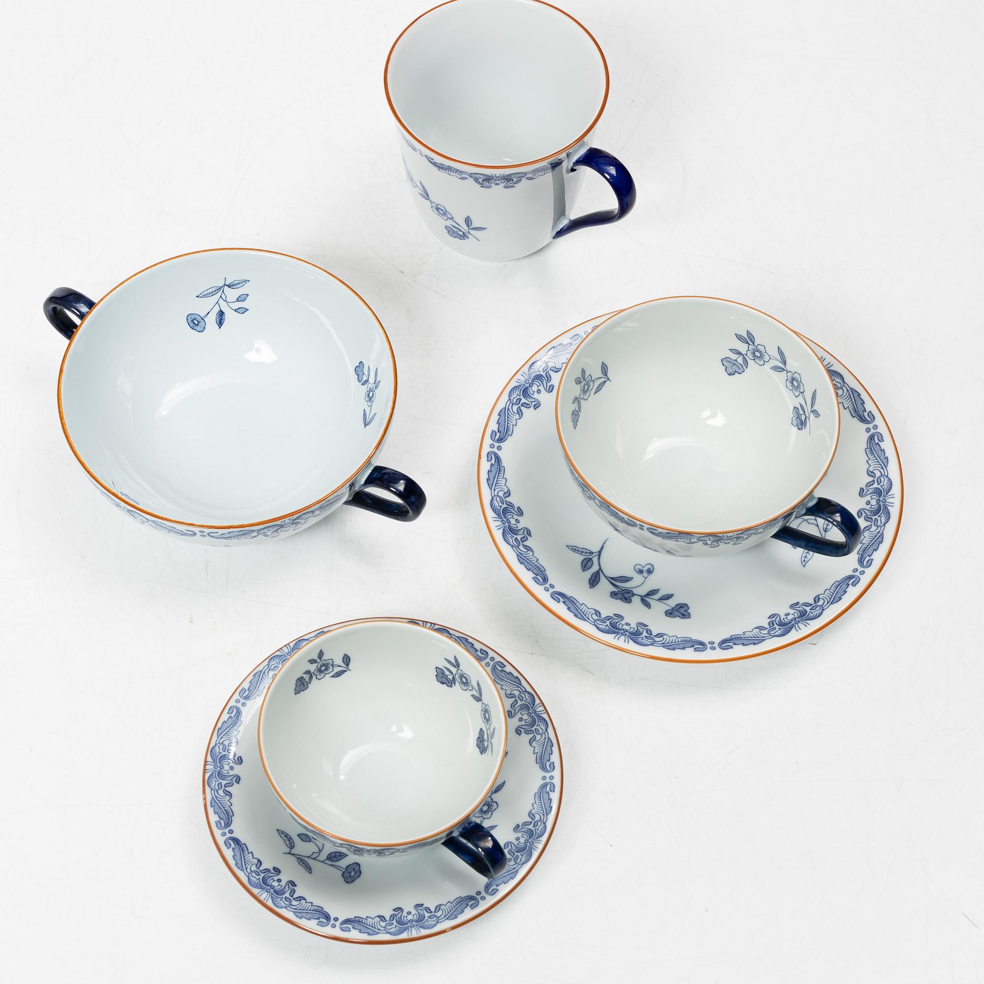 A 91 piece "East India" dining service, Rörstrand.