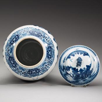 A blue and white jar with cover, Qing dynasty, Jiaqing (1796-1820).