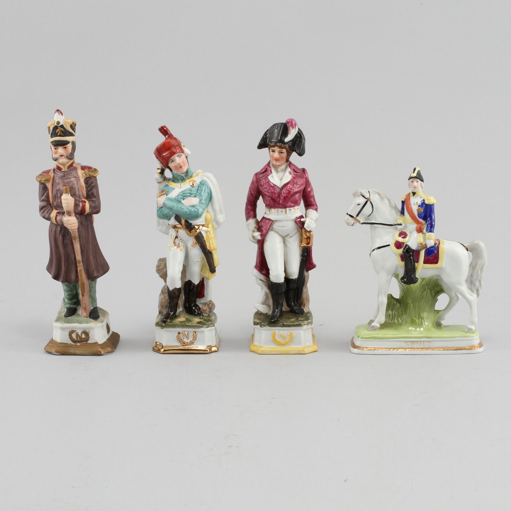 FIGURINER, 4 st, porslin, 1900-talets andra hälft.