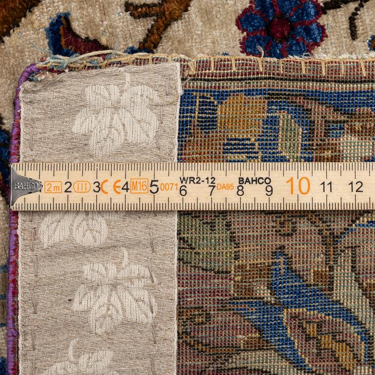 An Antique silk Keshan rug, Central Persia, c. 152 x 105 cm.