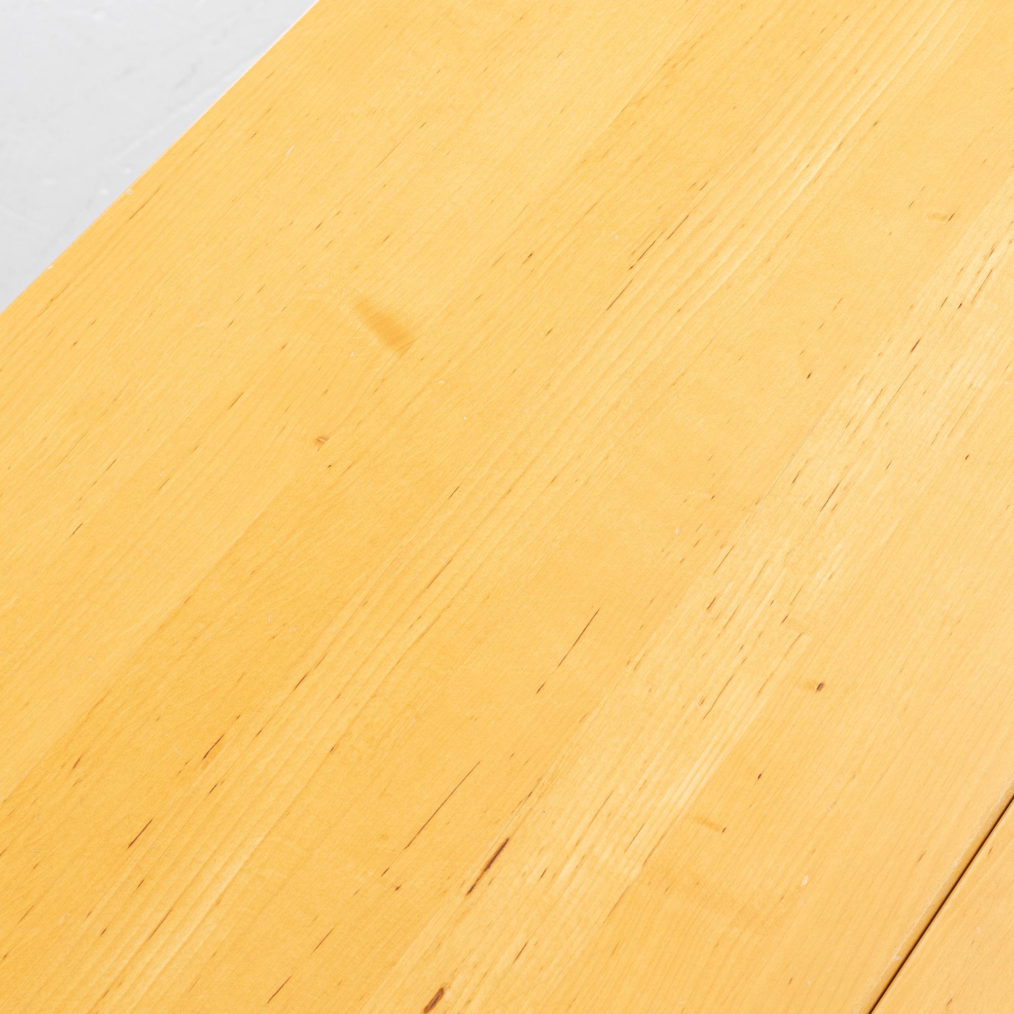 Börge Lindau & Bo Lindekrantz, A 'Simsalabim' table, Blå Station, ca 2000.