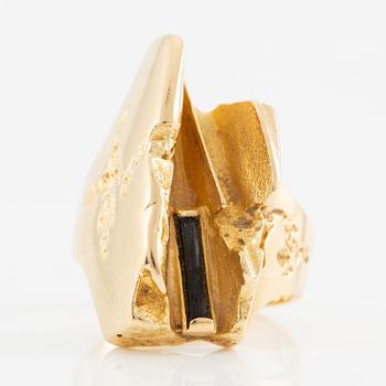 Björn Weckström, ring 18K gold with green tourmaline "Tourmaline River", Finland 1989.