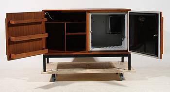 BARSKÅP MED KYLSKÅP, design Bernadotte & Björn, Atlas and Silkeborg Mobelfabrik, Danmark, 1960-tal.