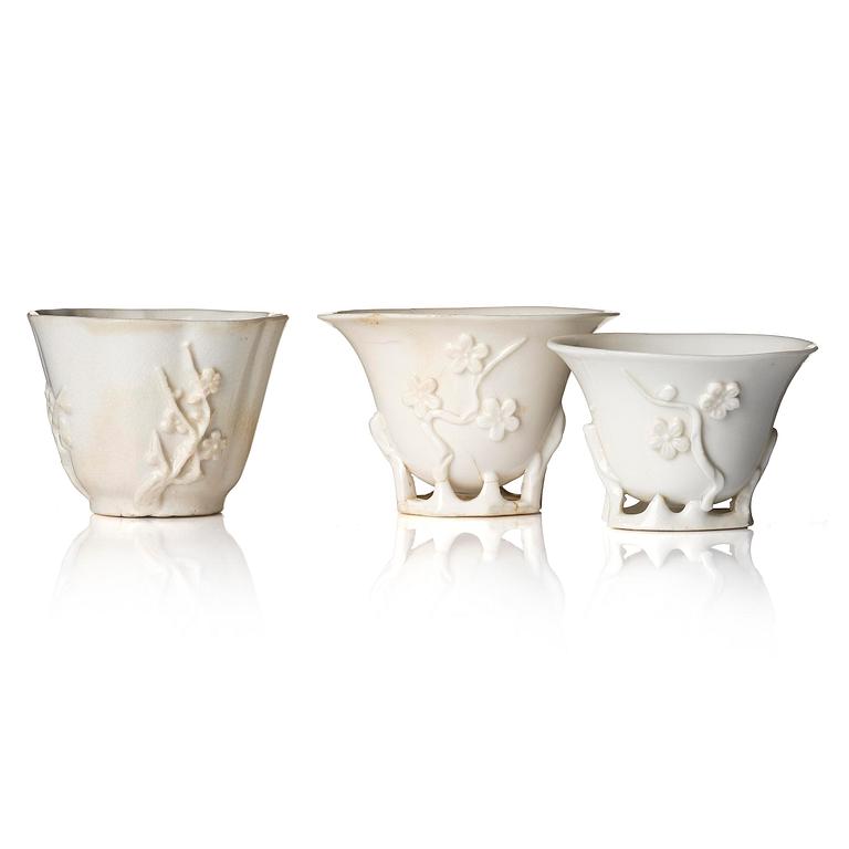 A set of three blanc de chine cups, Qing dynasty, Kangxi (1662-1722).