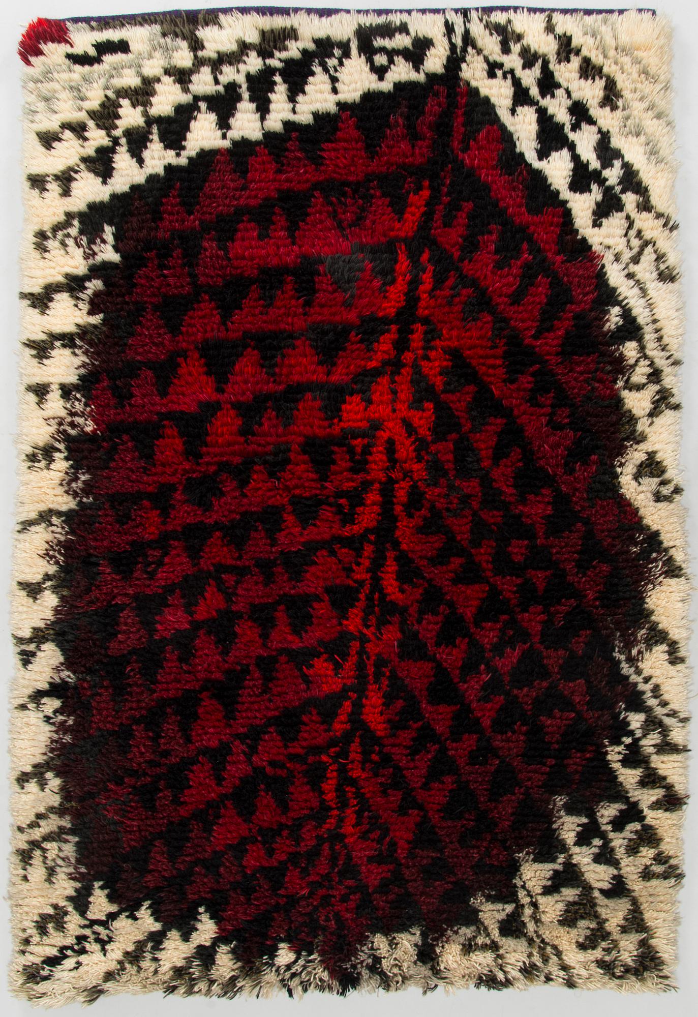 Kirsti Ilvessalo, rya, modell för Finska handarbetets vänner. Ca 172 x 111 cm.