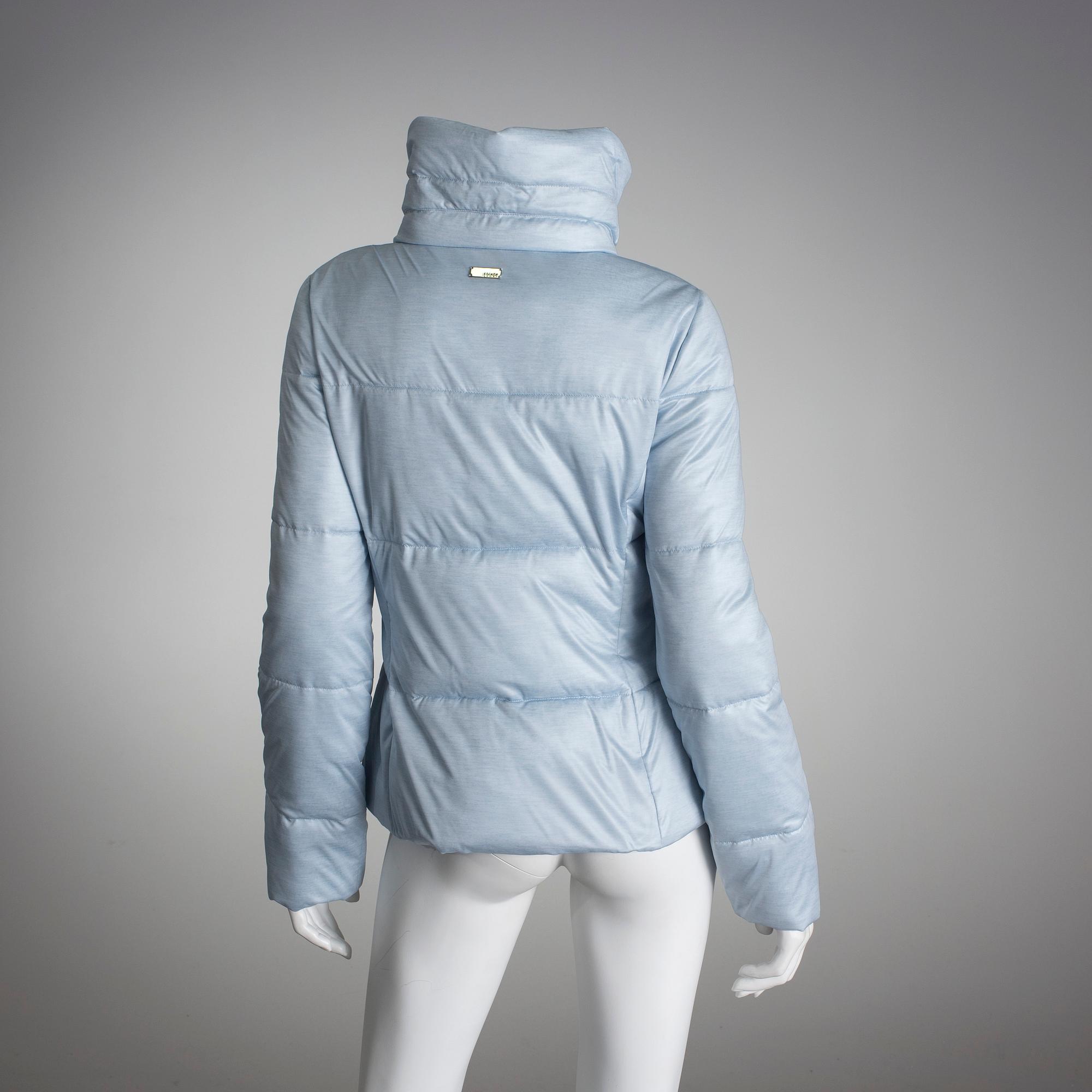 DUNJACKA, Escada Sport.