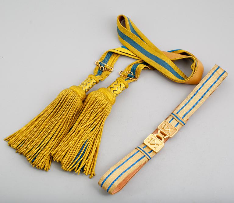 MILITARIA, 2 delar, textil, 1900-tal.