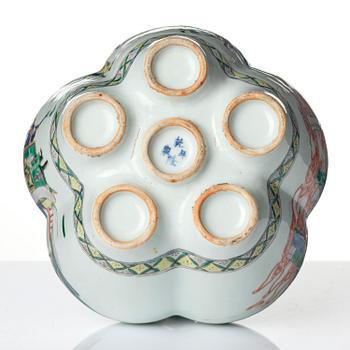 Tulpanvas, porslin. Qingdynastin, 1800-tal.