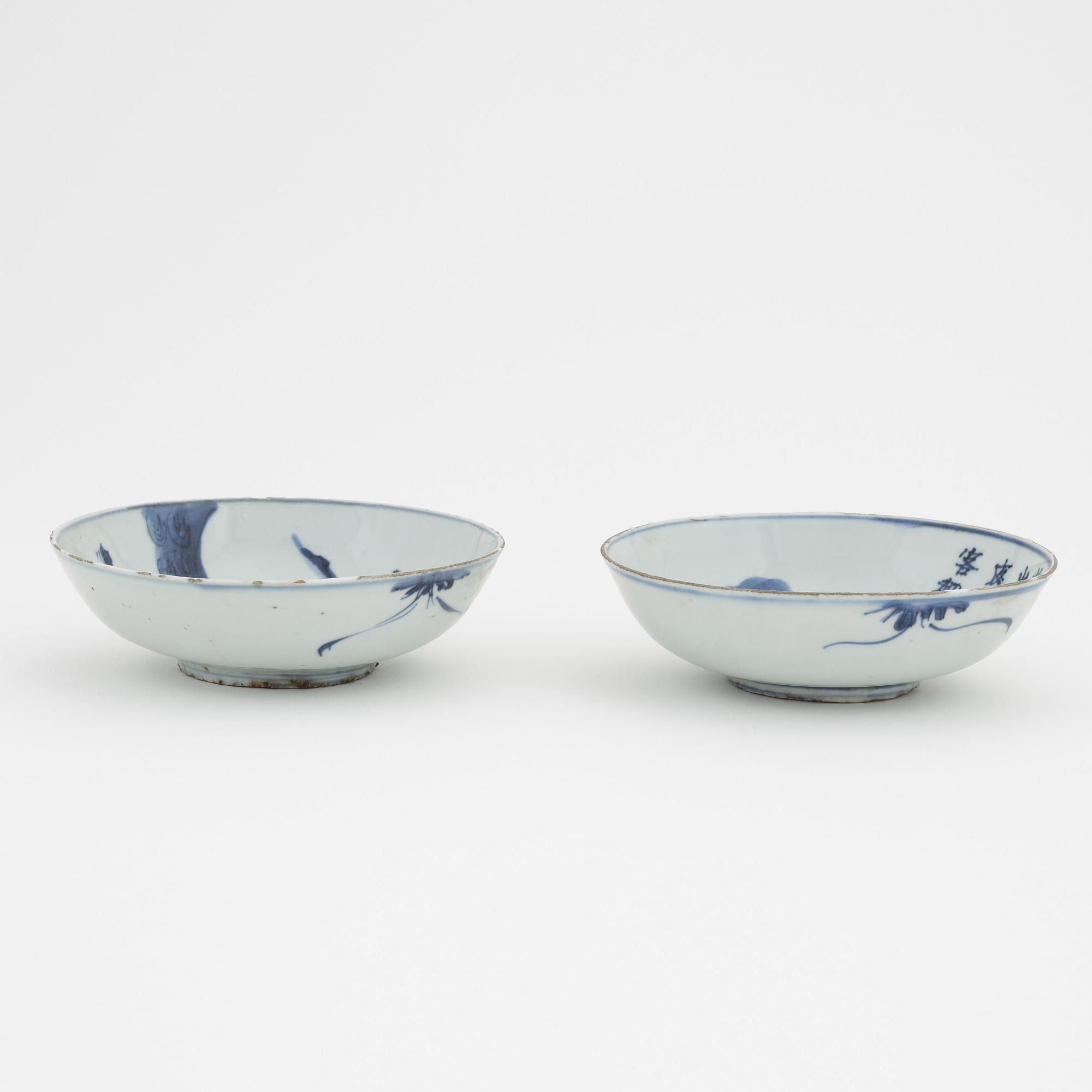 Two similar Chinese porcelain bowls, Transition, Tianqi, Chongzheng, 17th Century.