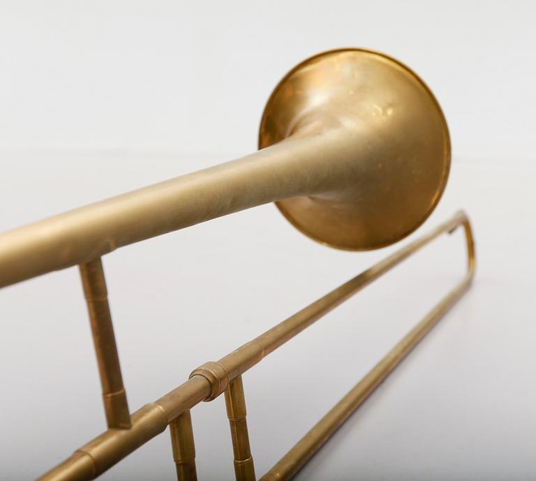 TROMBON, mässing, England, 1900-talets första hälft.