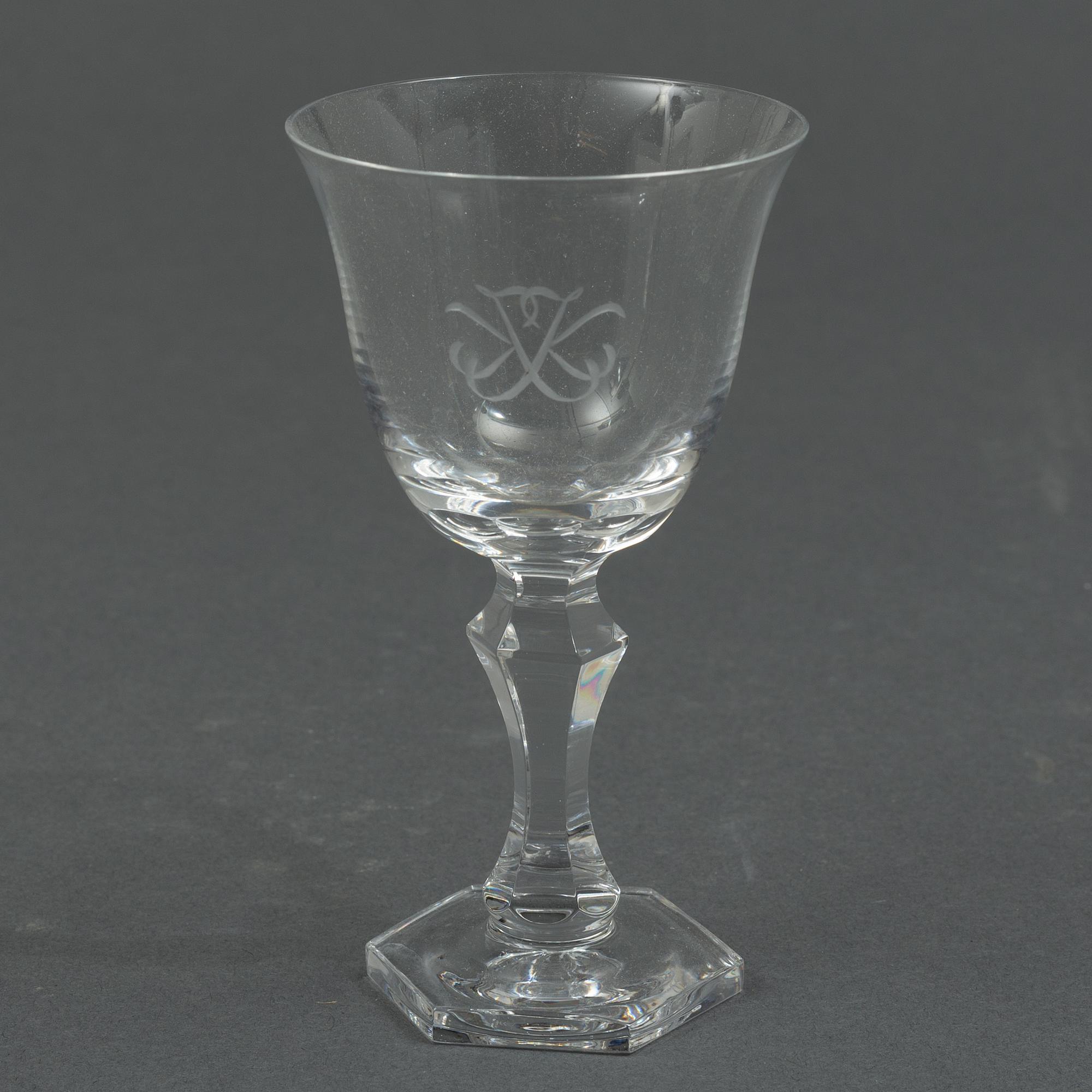 Elis Bergh, a 38-piece 'Gustaf Adolf' glass service, Kosta.
