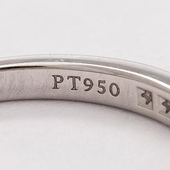 Tiffany & Co, sormus, "Tiffany Setting", platinaa ja briljanttihiottuja timantteja.