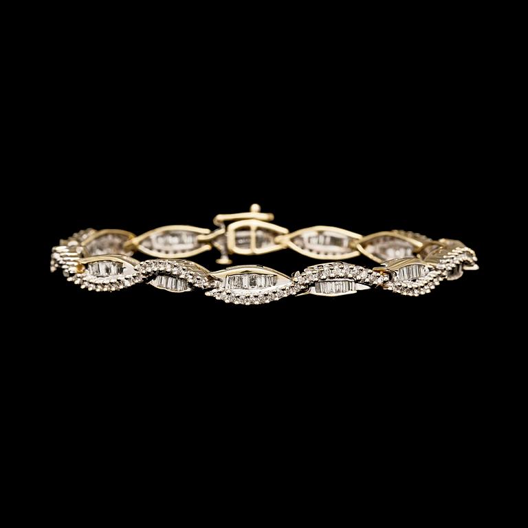 BRACELET, brilliant and baguette cut diamonds, tot. app. 7.0 cts.