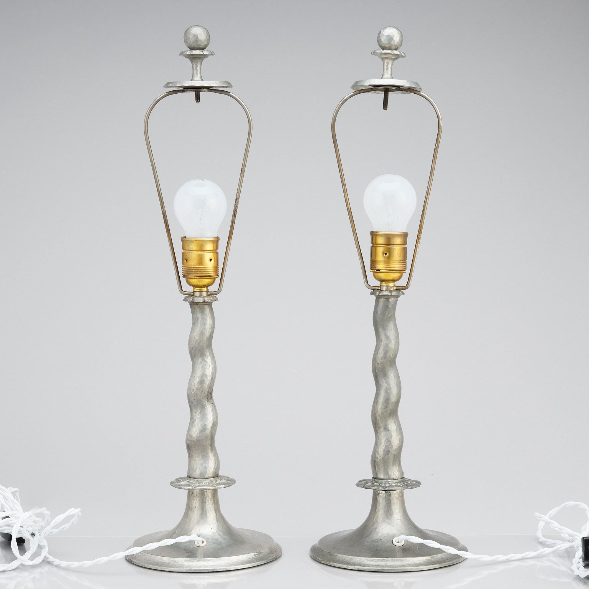 Harald Notini, bordslampor 1 par, modell "6891", Arvid Böhlmarks Lampfabrik, 1920-tal.