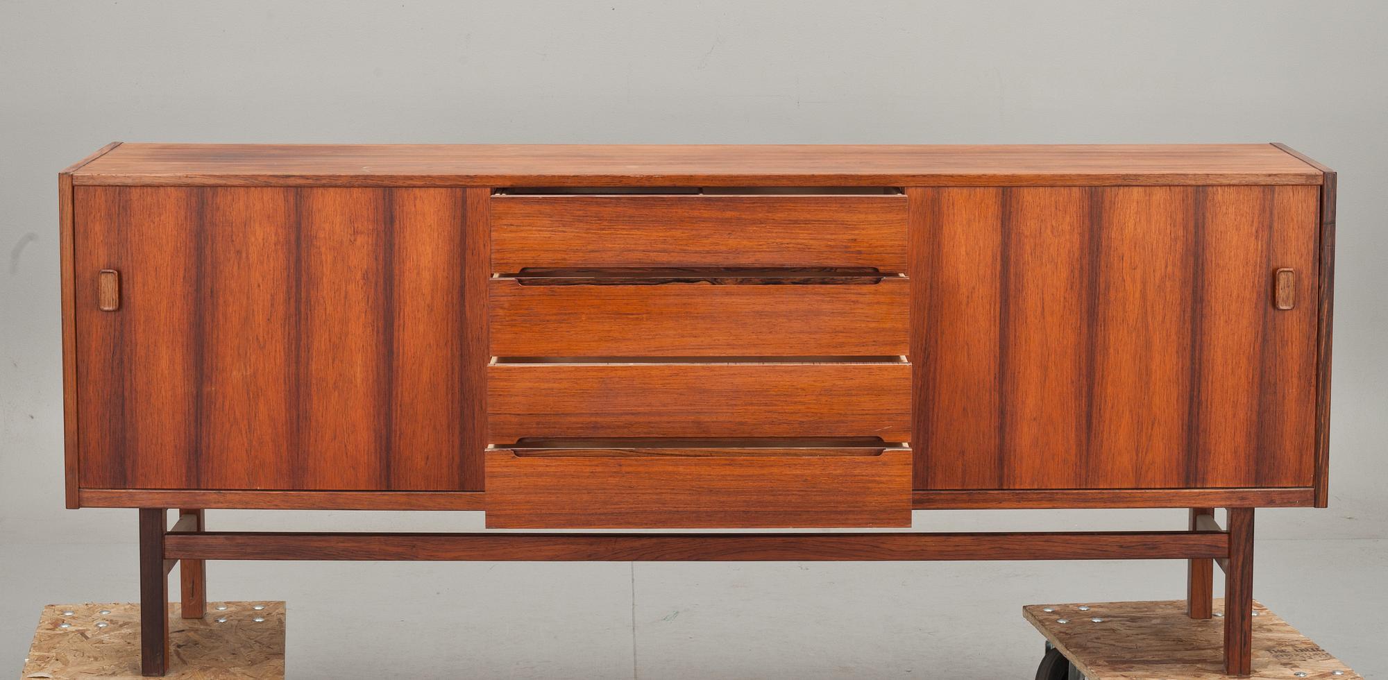 SIDEBOARD, "Arild" Nils Jonsson, Troeds, 1900-talets andra hälft.