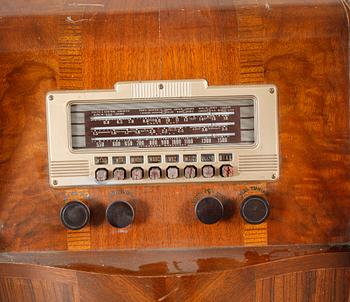 A radio by Philco, model 40-190, first half of the 20th century.