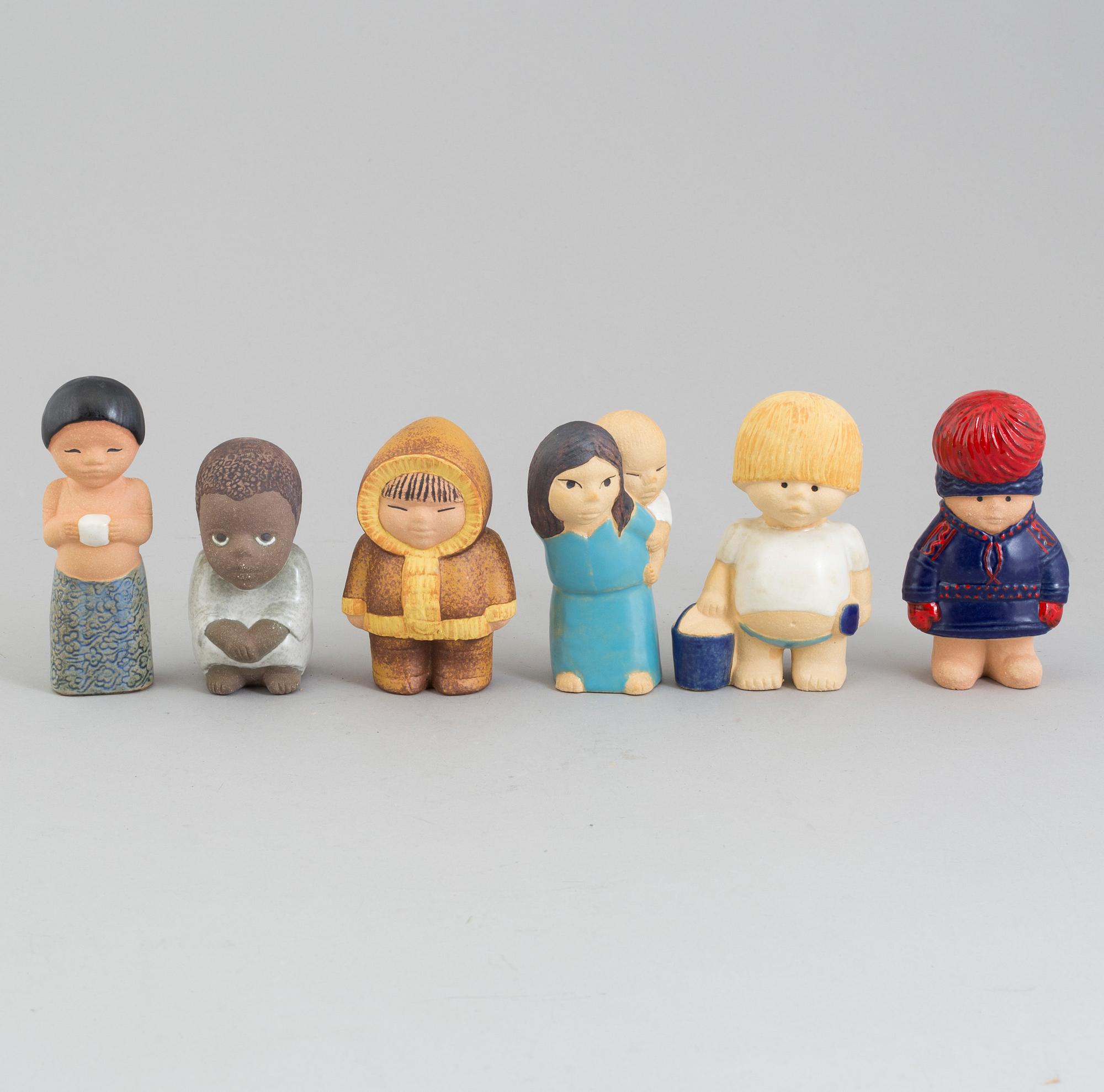 LISA LARSON, figurer, 6 st, stengods, ur "All världens barn", Gustavsberg.