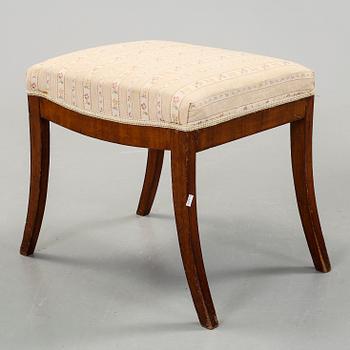 TABURETT, Karl Johan, 1800-talets första hälft.