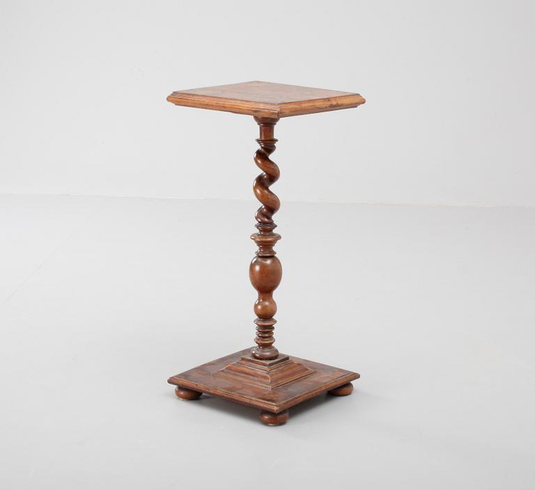 GUERIDON, delvis barock, 1700-tal.