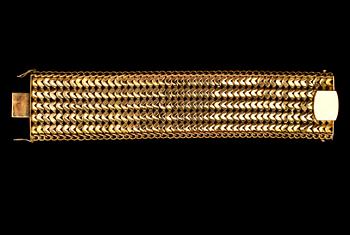 A BRACELET, 18k gold. Inexplicit marks. 1950/60 s. Weight 96 g.