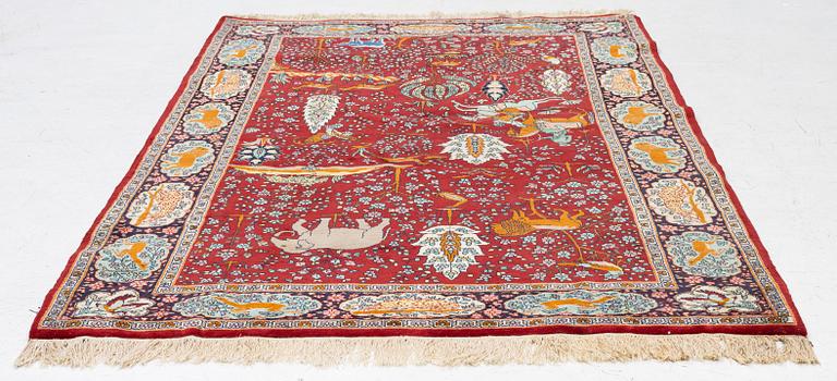 Carpet, Tabriz, with hunting motif. 220 x 140 cm.