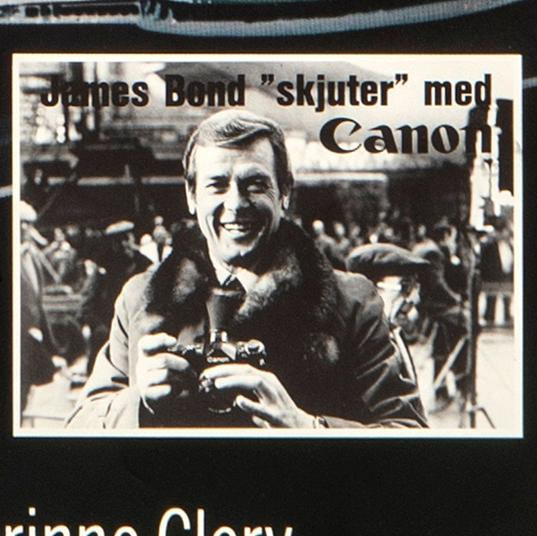 Film poster James Bond "Moonraker" (James Bond shooting with Canon) 1979.