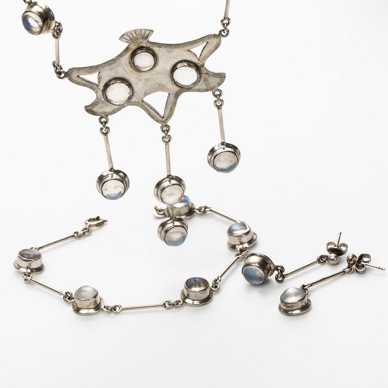 COLLIER, ARMBAND SAMT ÖRHÄNGEN, sterlingsilver med månstenar.