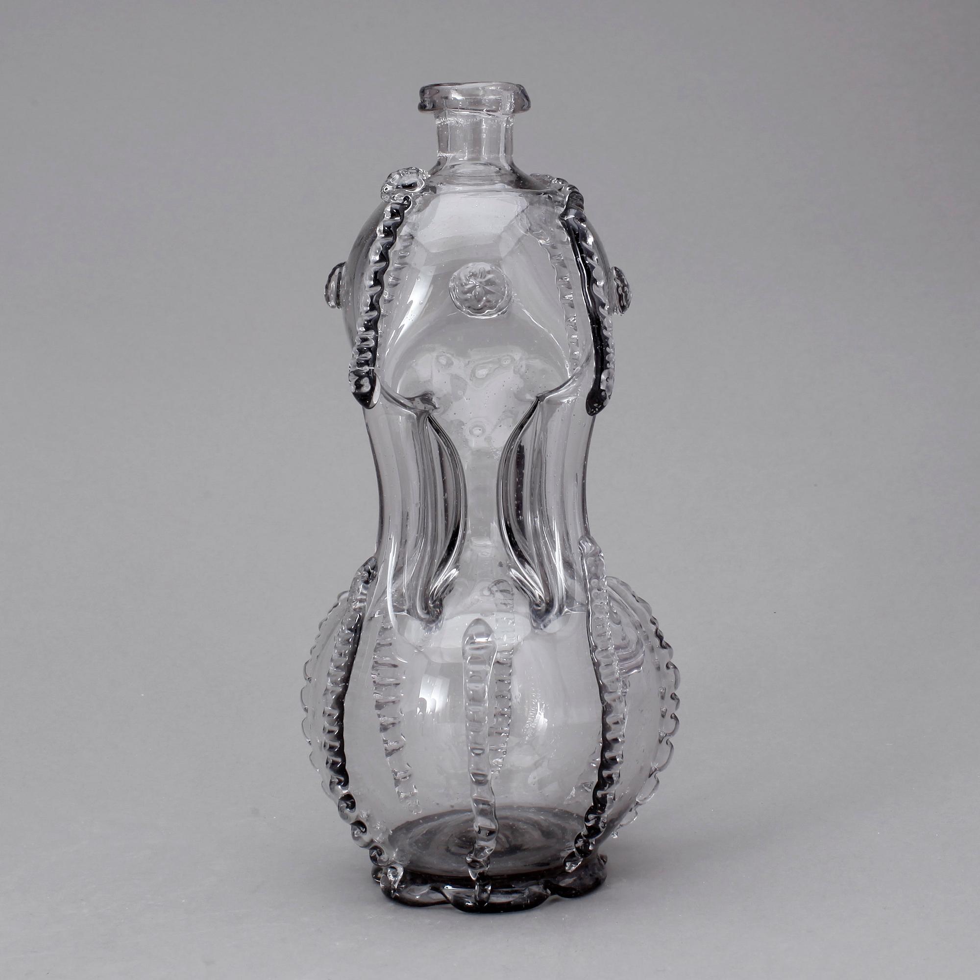 KLUCKFLASKA, glas, 1700-tal.