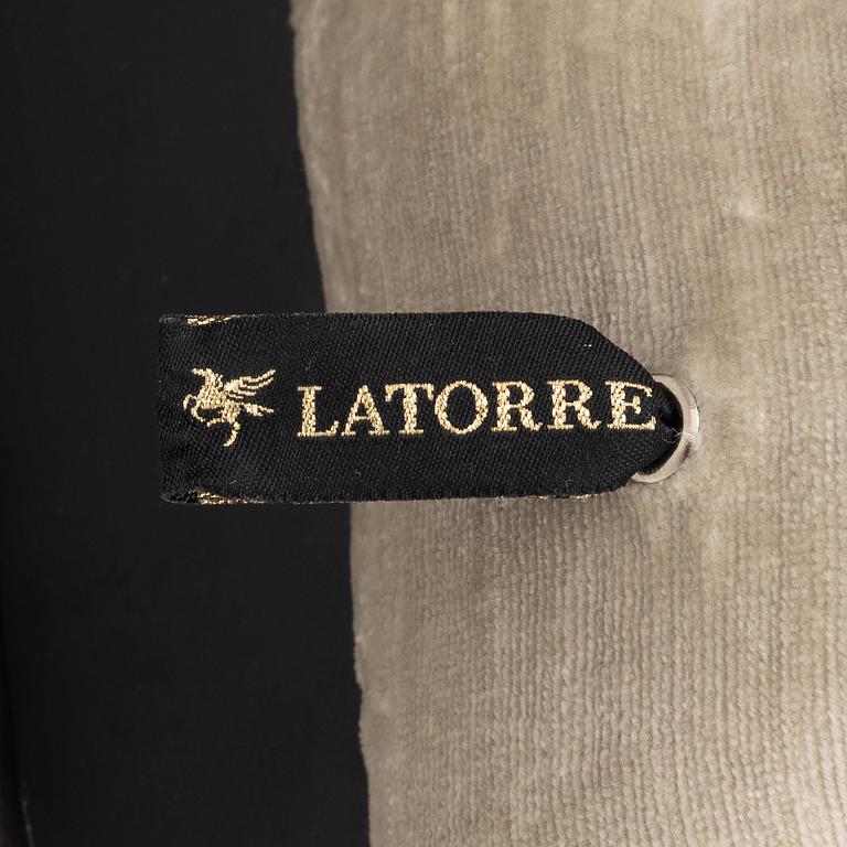 A pouf / bench, Ascension Latorre, contemporary.