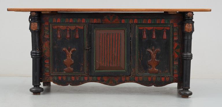 KISTBORD, omkring år 1800, troligen södra Sverige.