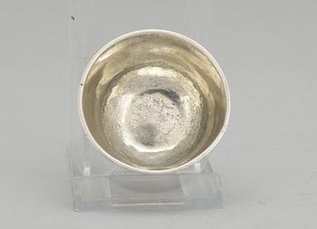 A Swedish 18th century parcel-gilt thumbler, makers mark of Johan Wickman, Hudiksvall (1750-1755 (1758)).