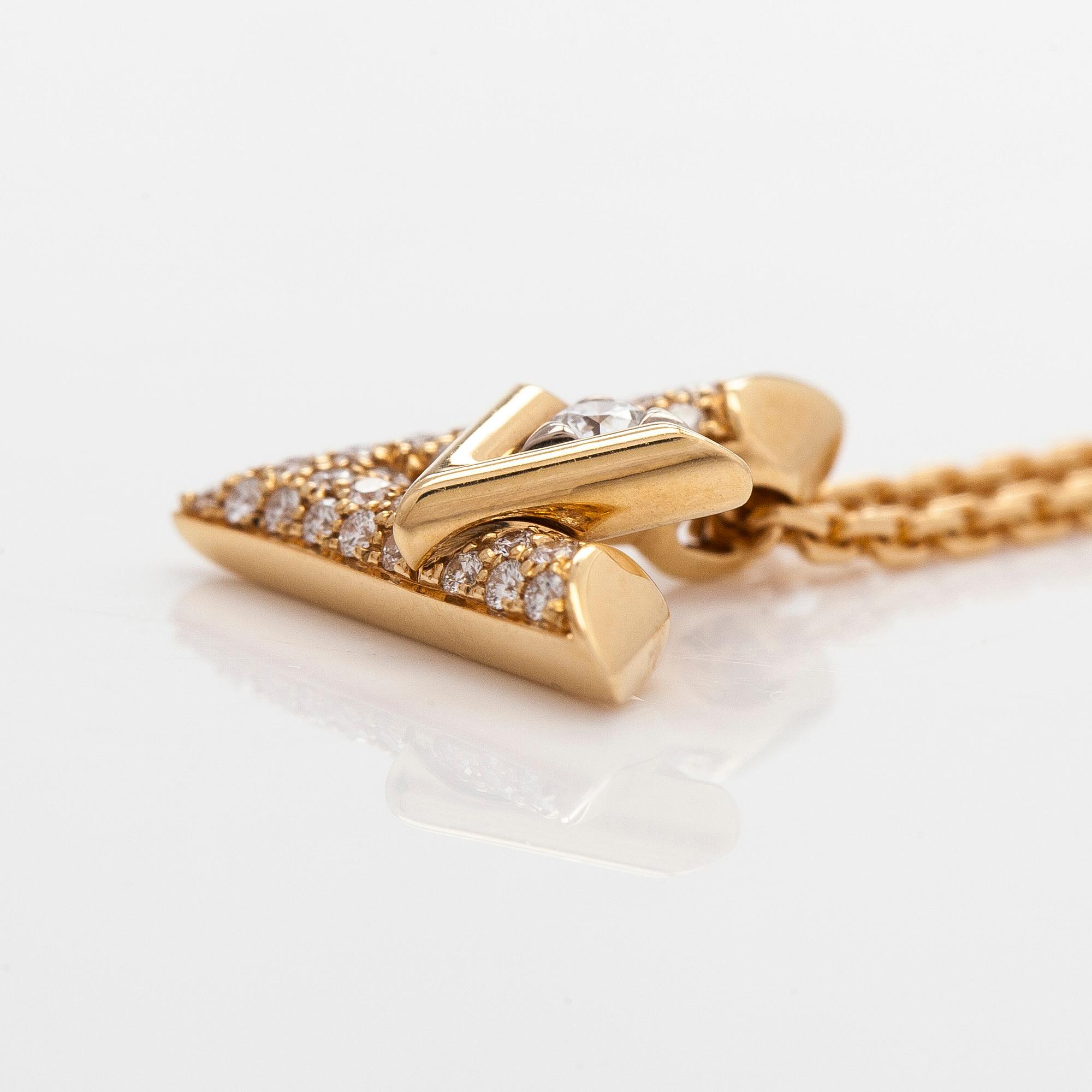 Louis Vuitton, an 18K gold and diamond 'LV Volt One' necklace.