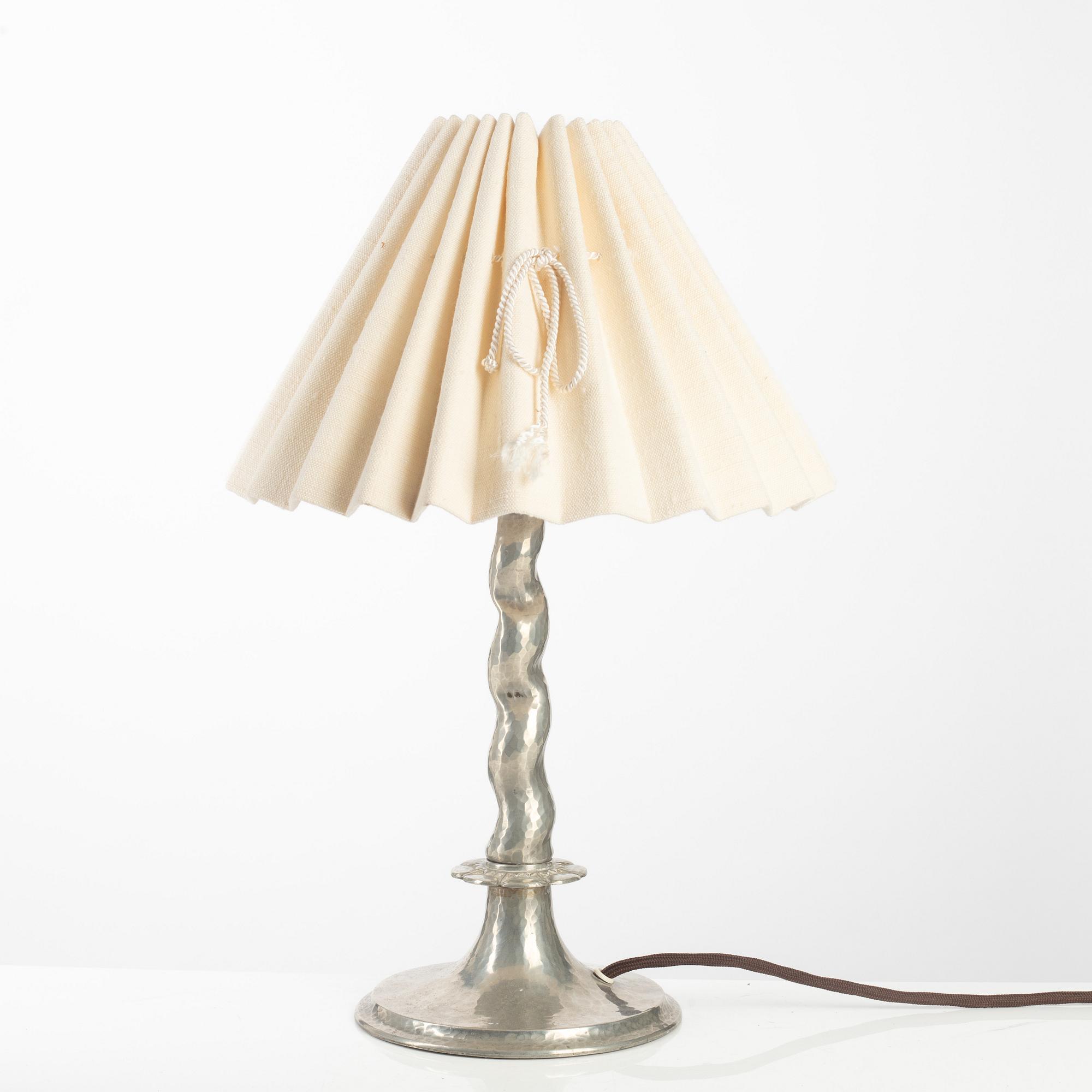 Harald Notini, bordslampa, modell "6891", Arvid Böhlmarks Lampfabrik, Stockholm 1920-tal.