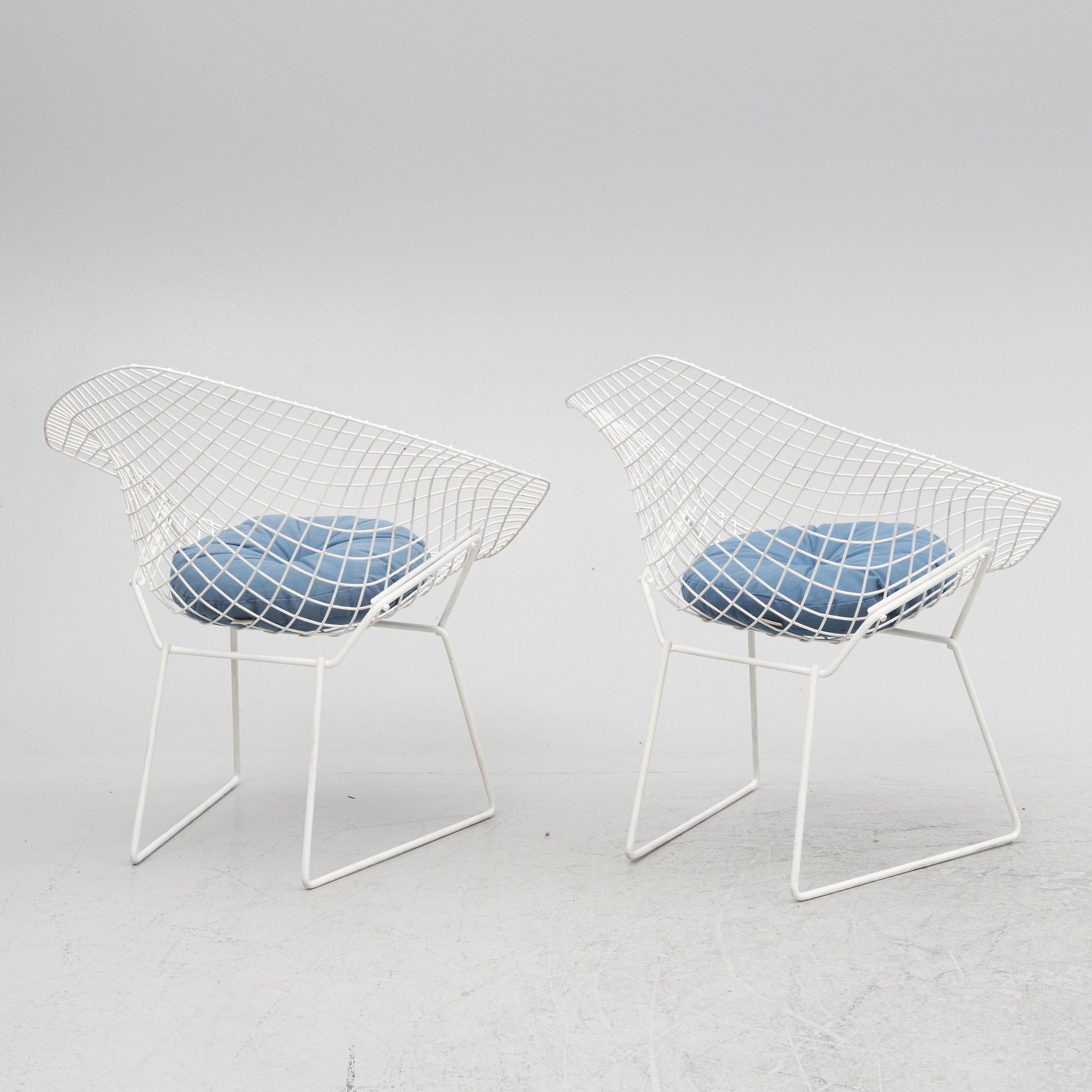 Harry Bertoia, a pair of "Diamond Chair", second half of the 20th century.