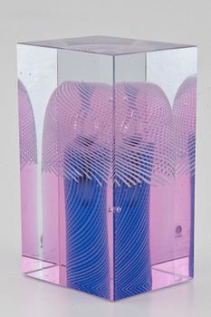 Oiva Toikka, A GLASS CUBE.