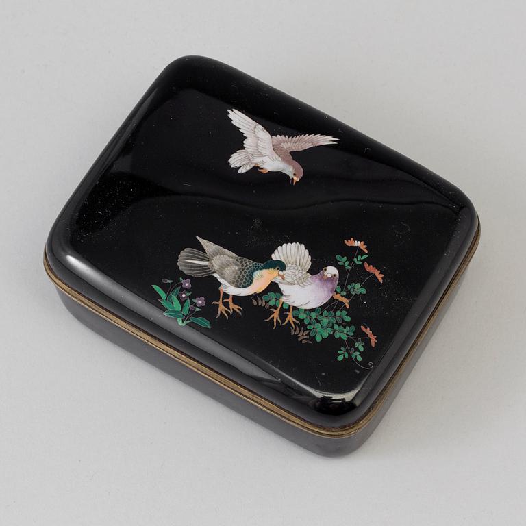 ASK med LOCK, emalj på koppar. Japan, Meiji (1868-1912).