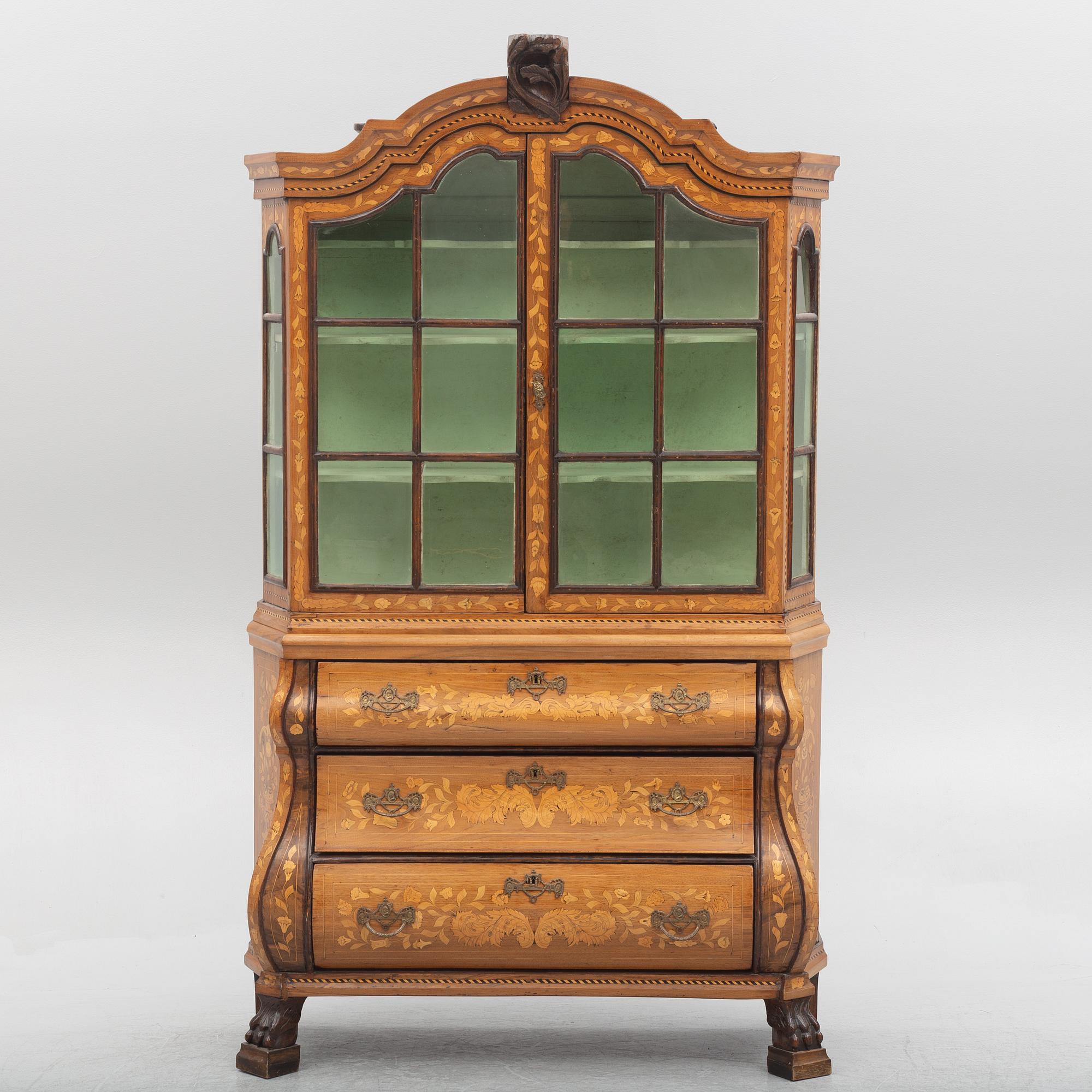 Display cabinet, Holland, 18th century.