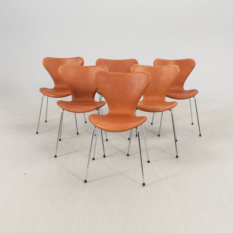 Arne Jacobsen, a set of six Sjuan chairs for Fritz Hansen alter aprt of the 20th century.