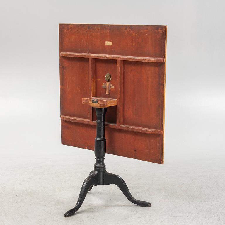 Fällbord av Lars Erik Lindell (mästare i Köping 1818-1843).