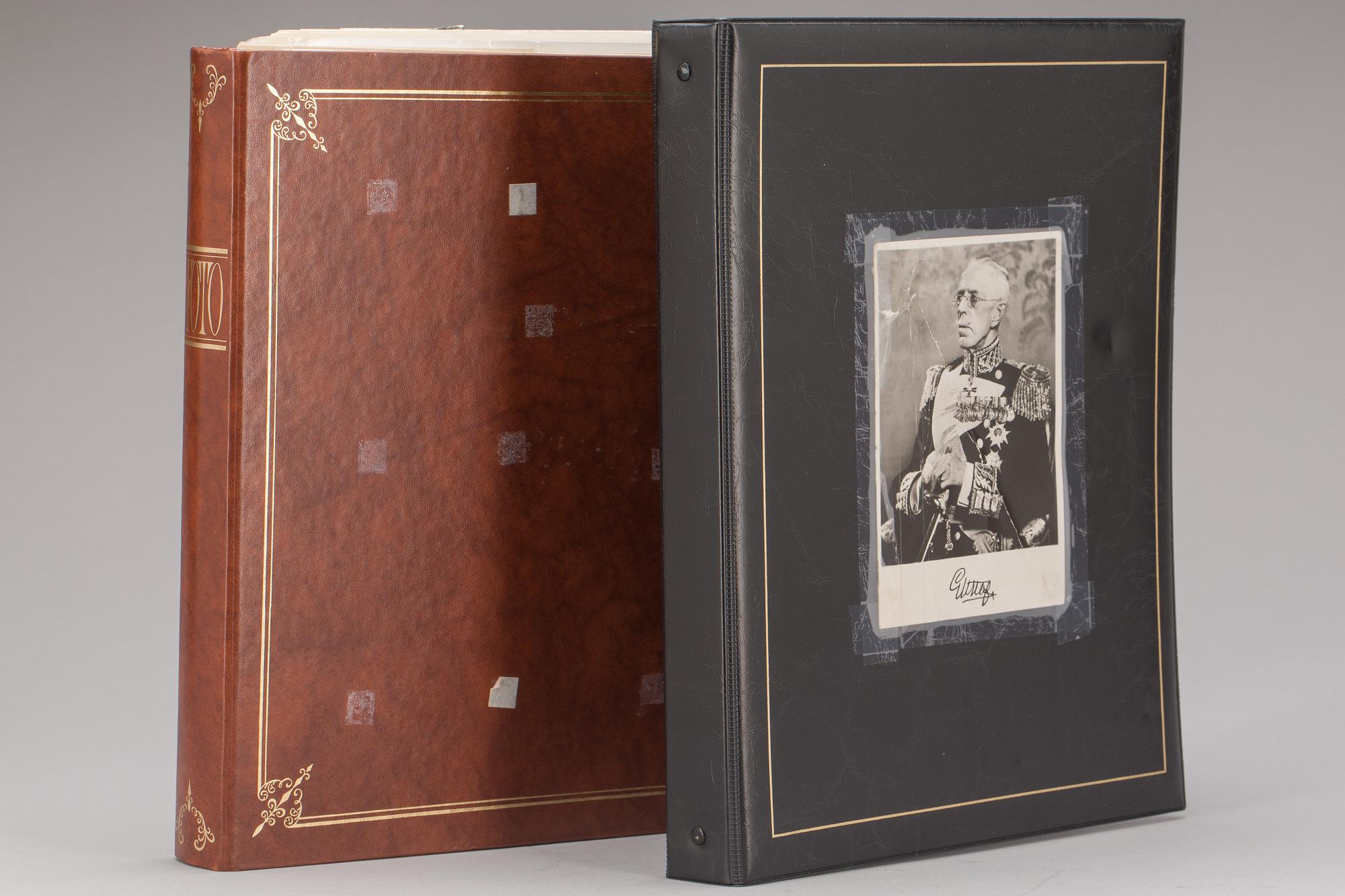 VYKORTSALBUM, 2 st innehållande 476 kort.